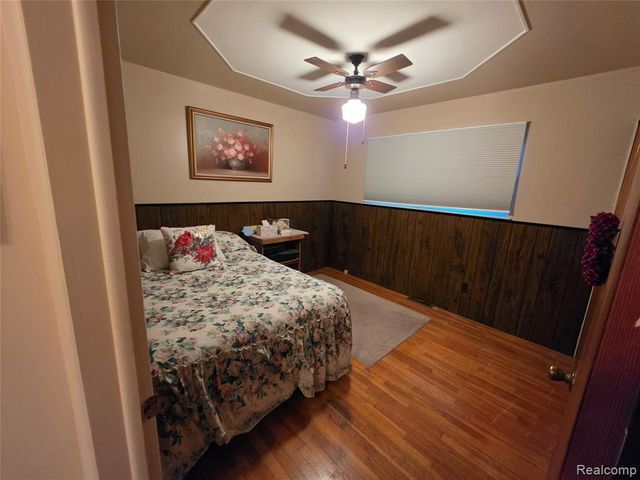 27882 Sutherland Drive, Warren, MI 48088