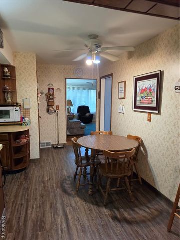 27882 Sutherland Drive, Warren, MI 48088