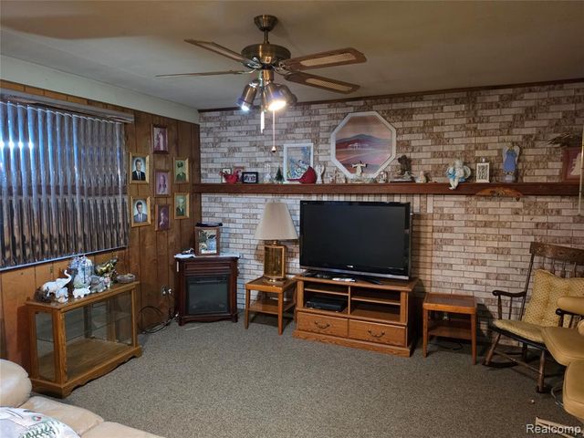 27882 Sutherland Drive, Warren, MI 48088