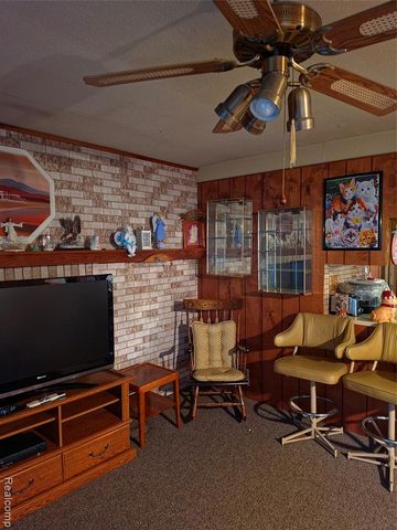 27882 Sutherland Drive, Warren, MI 48088