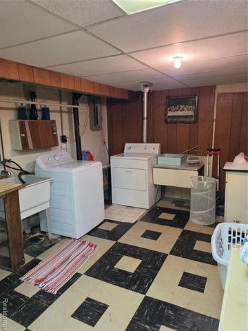 27882 Sutherland Drive, Warren, MI 48088
