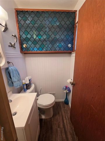 27882 Sutherland Drive, Warren, MI 48088