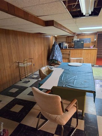 27882 Sutherland Drive, Warren, MI 48088