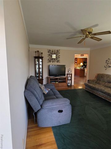 27882 Sutherland Drive, Warren, MI 48088