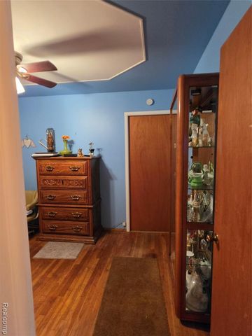 27882 Sutherland Drive, Warren, MI 48088
