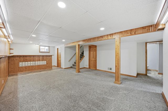 2204 7th Street S, Moorhead, MN 56560