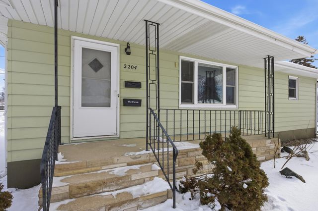 2204 7th Street S, Moorhead, MN 56560