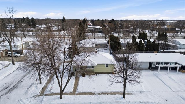 2204 7th Street S, Moorhead, MN 56560