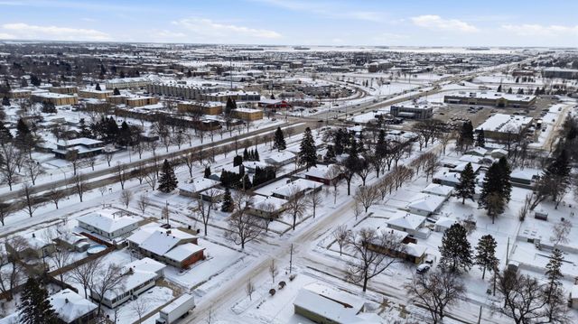 2204 7th Street S, Moorhead, MN 56560