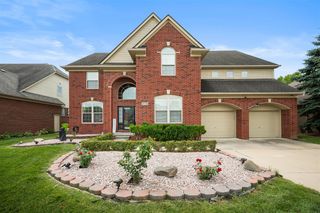 21724 Summerfield Drive, Macomb, MI 48044