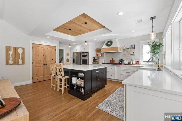 734 Willow Run, Wyckoff, NJ 07481