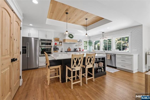 734 Willow Run, Wyckoff, NJ 07481