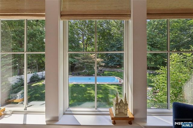 734 Willow Run, Wyckoff, NJ 07481