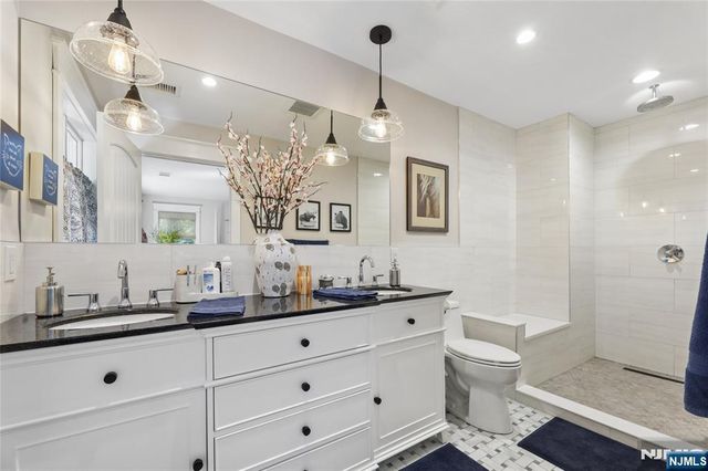 734 Willow Run, Wyckoff, NJ 07481