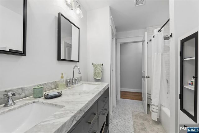 734 Willow Run, Wyckoff, NJ 07481