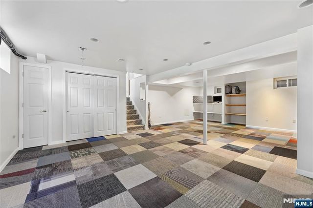 734 Willow Run, Wyckoff, NJ 07481
