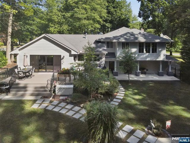 734 Willow Run, Wyckoff, NJ 07481