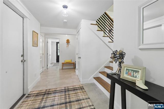 734 Willow Run, Wyckoff, NJ 07481