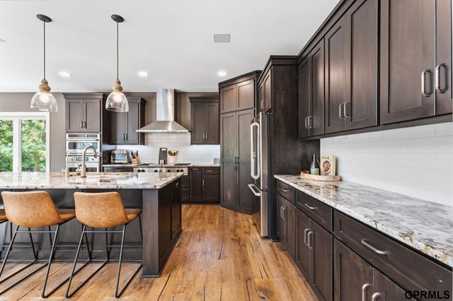 5252 S 238 Street, Elkhorn, NE 68022