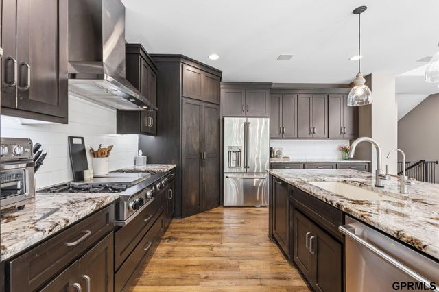 5252 S 238 Street, Elkhorn, NE 68022