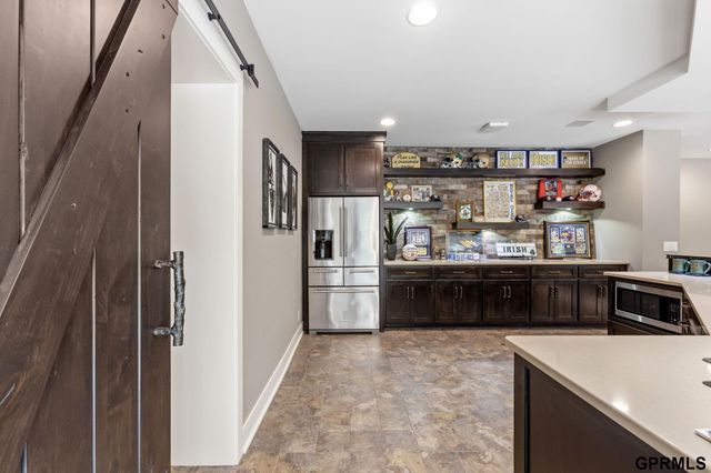 5252 S 238 Street, Elkhorn, NE 68022