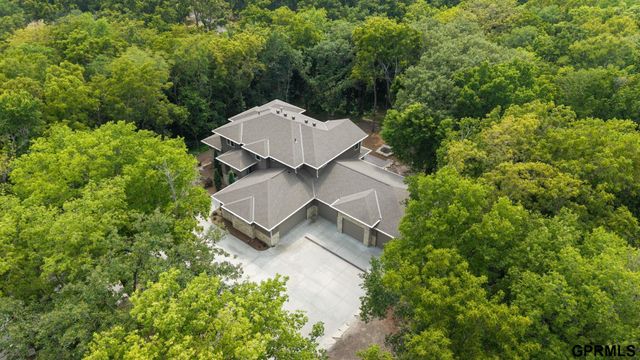 5252 S 238 Street, Elkhorn, NE 68022