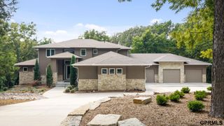 5252 S 238 Street, Elkhorn, NE 68022