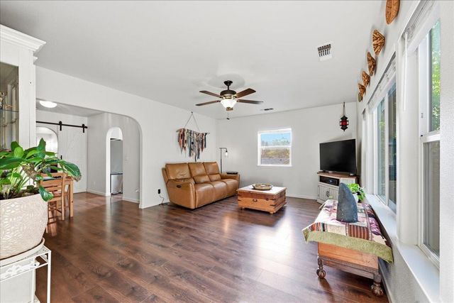 261 Glenbrook Dr, Grass Valley, CA 95945