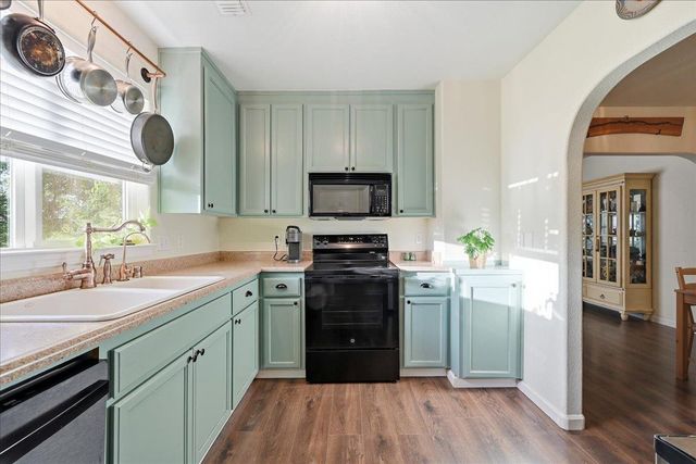 261 Glenbrook Dr, Grass Valley, CA 95945