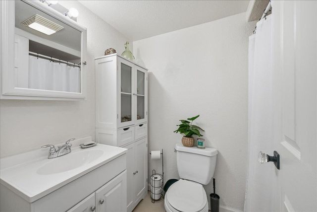 261 Glenbrook Dr, Grass Valley, CA 95945