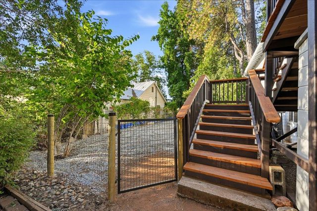 261 Glenbrook Dr, Grass Valley, CA 95945