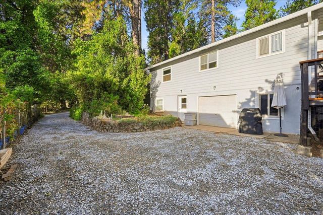 261 Glenbrook Dr, Grass Valley, CA 95945