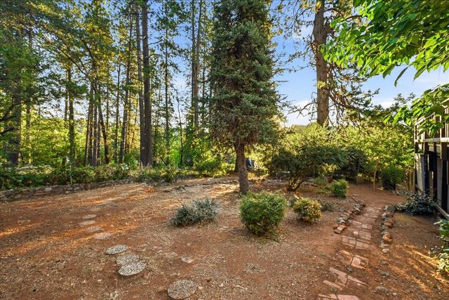 261 Glenbrook Dr, Grass Valley, CA 95945
