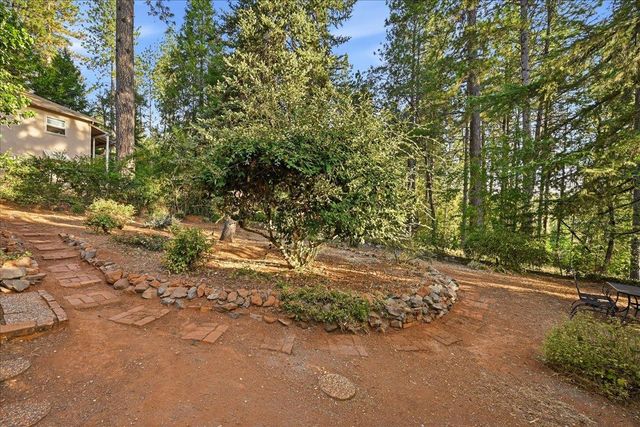 261 Glenbrook Dr, Grass Valley, CA 95945