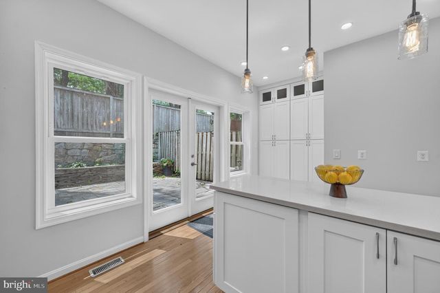 122 SANBORN PL, Alexandria, VA 22305