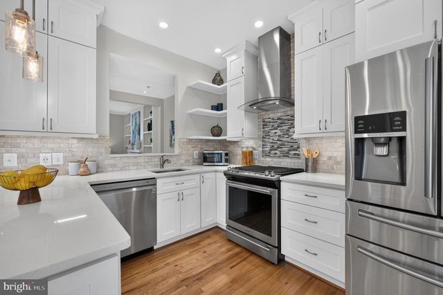 122 SANBORN PL, Alexandria, VA 22305