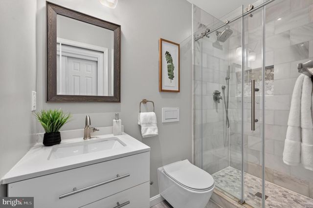 122 SANBORN PL, Alexandria, VA 22305