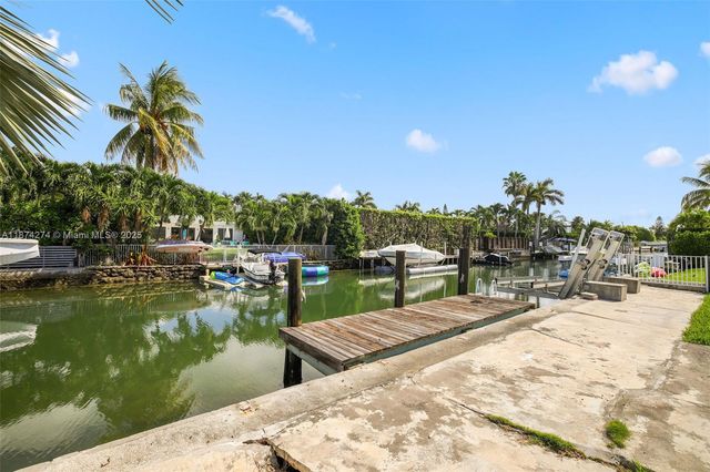 1681 Daytonia Rd, Miami Beach, FL 33141