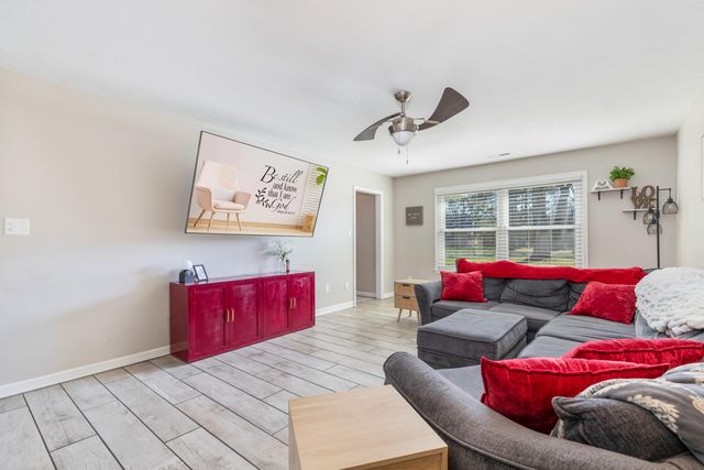 24801 S 622 Road, Grove, OK 74344