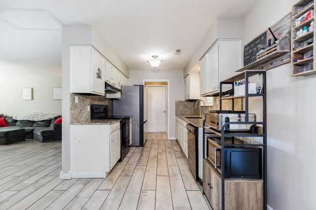 24801 S 622 Road, Grove, OK 74344