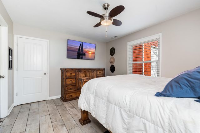 24801 S 622 Road, Grove, OK 74344