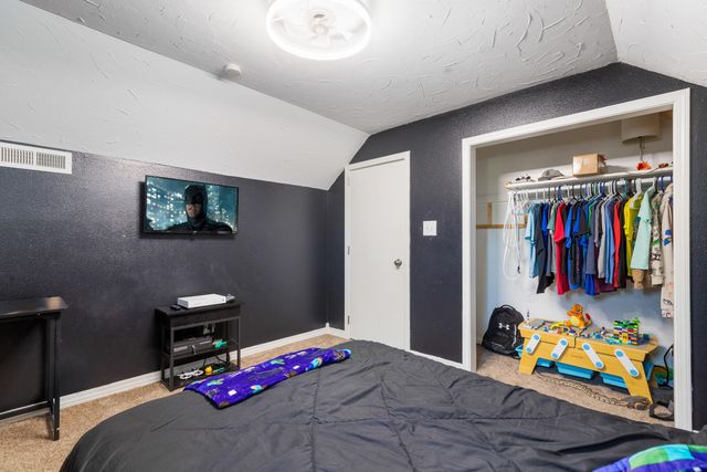 24801 S 622 Road, Grove, OK 74344