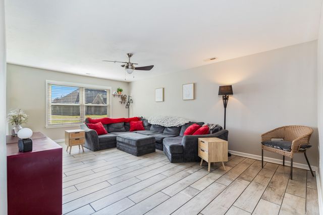 24801 S 622 Road, Grove, OK 74344