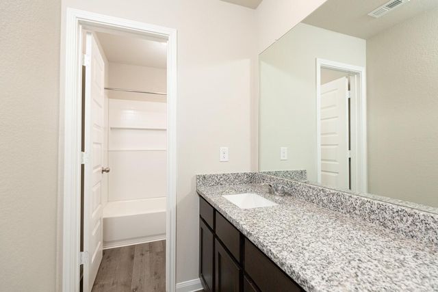 5615 James Michael Drive, Rosharon, TX 77583