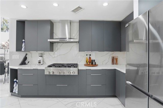 7600 Southby, West Hills (los Angeles), CA 91304