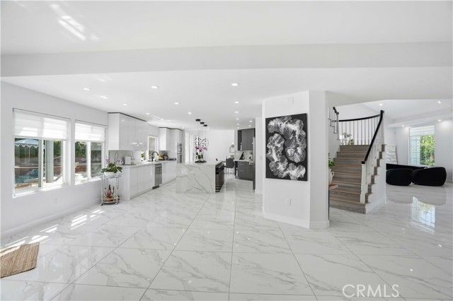 7600 Southby, West Hills (los Angeles), CA 91304