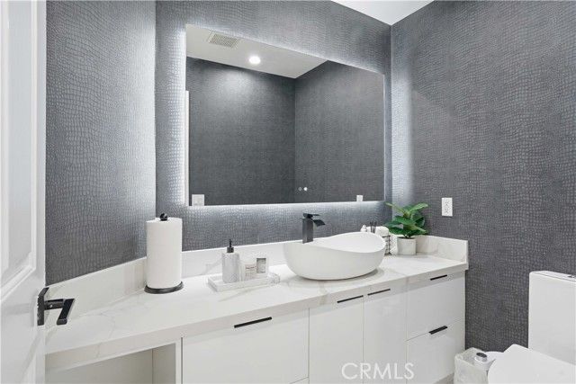 7600 Southby, West Hills (los Angeles), CA 91304