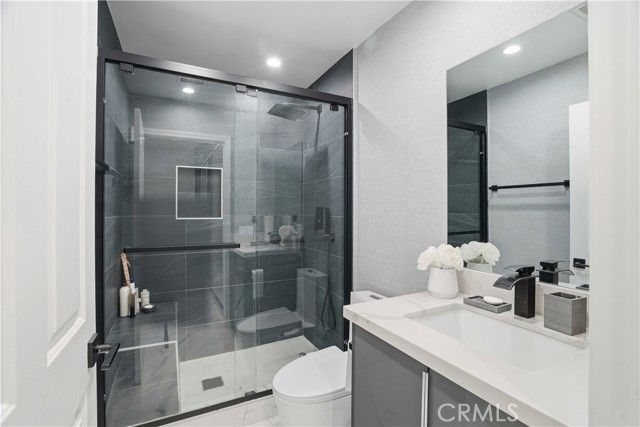 7600 Southby, West Hills (los Angeles), CA 91304