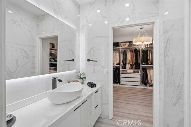 7600 Southby, West Hills (los Angeles), CA 91304