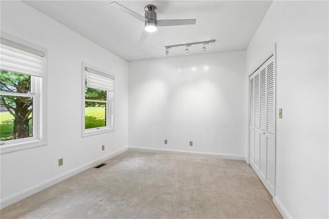 1601 Lynn Road, Excelsior Springs, MO 64024